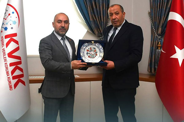 Kişisel Verileri Koruma Başkanı Sayın Prof. Dr. Faruk Bilir’i makamında ziyaret ettik